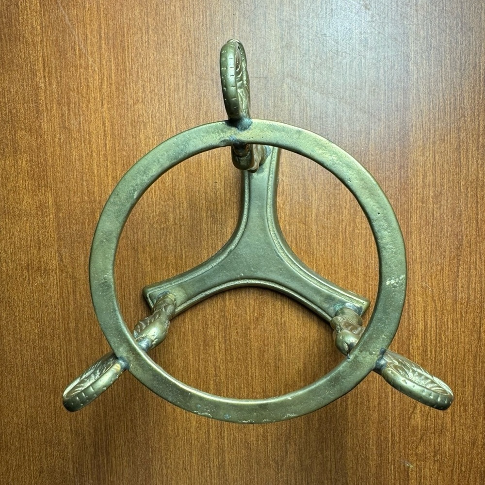 Vtg Green Marble sphere on brass elephant stand.Approximately 13” diameter. - Picture 7 of 9